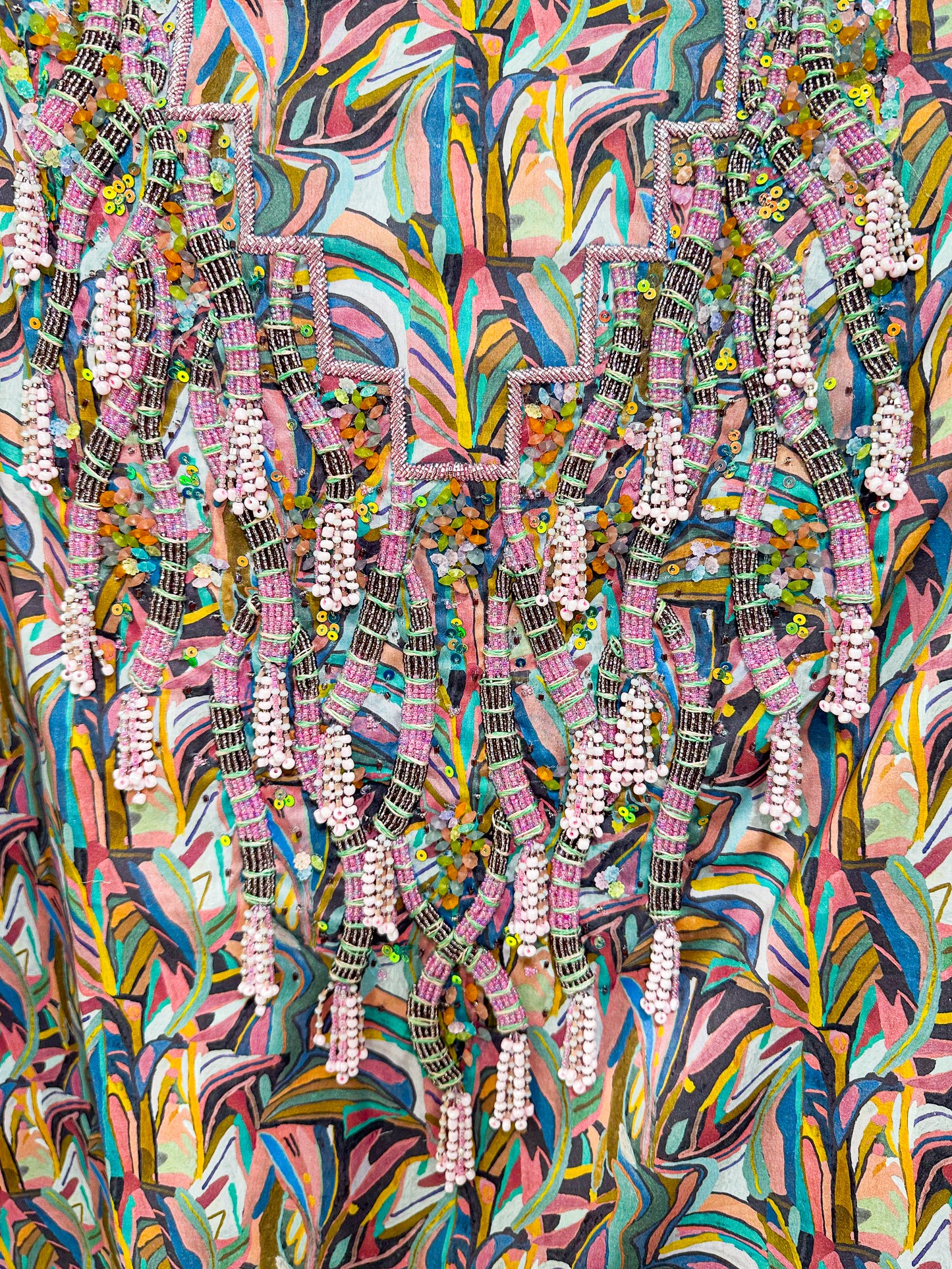 Tasselled swirls