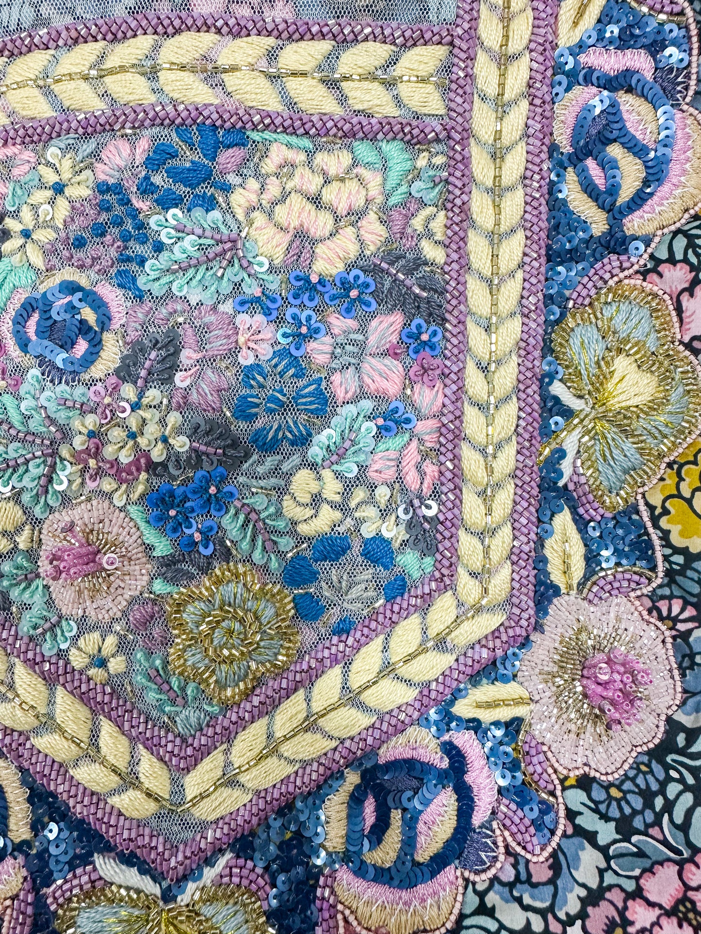 Blossom Lawn - BLUE