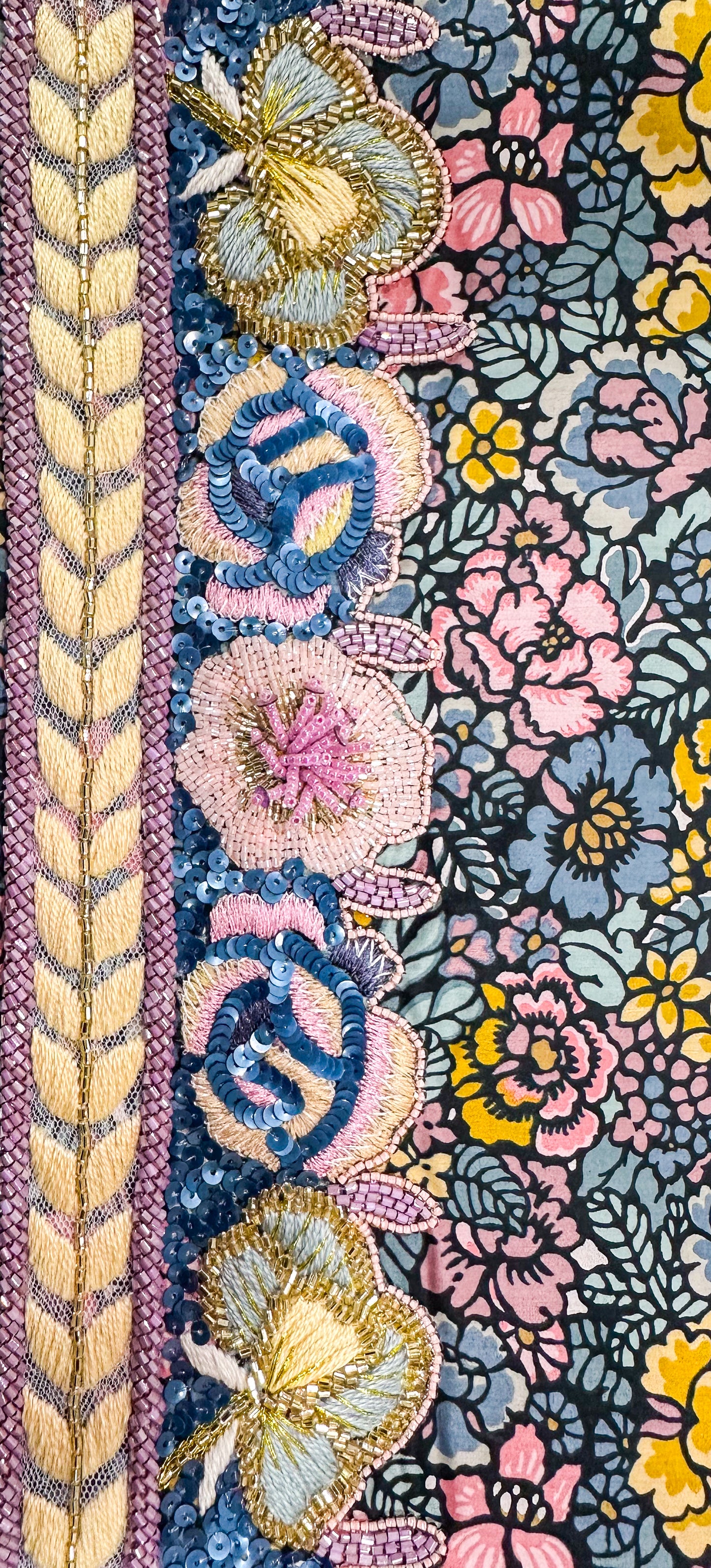 Blossom Lawn - BLUE